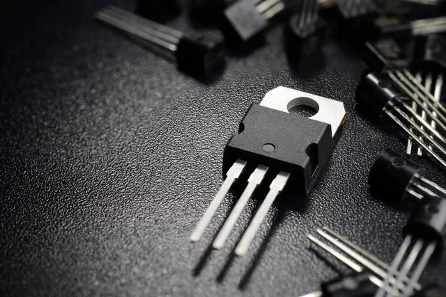 供應(yīng)Microchip單片機(jī)，Kingston存儲(chǔ)器，Actions藍(lán)牙智能音頻，Navitas氮化鎵芯片