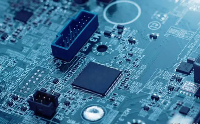 收購 Broadcom：主機總線適配器、RAID 控制卡、SAS 擴展器、硬盤驅動器
