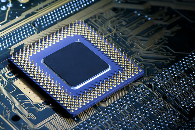 供應(yīng) Renesas 時(shí)鐘和定時(shí)：晶體振蕩器、抖動(dòng)衰減器、VersaClock 可編程時(shí)鐘